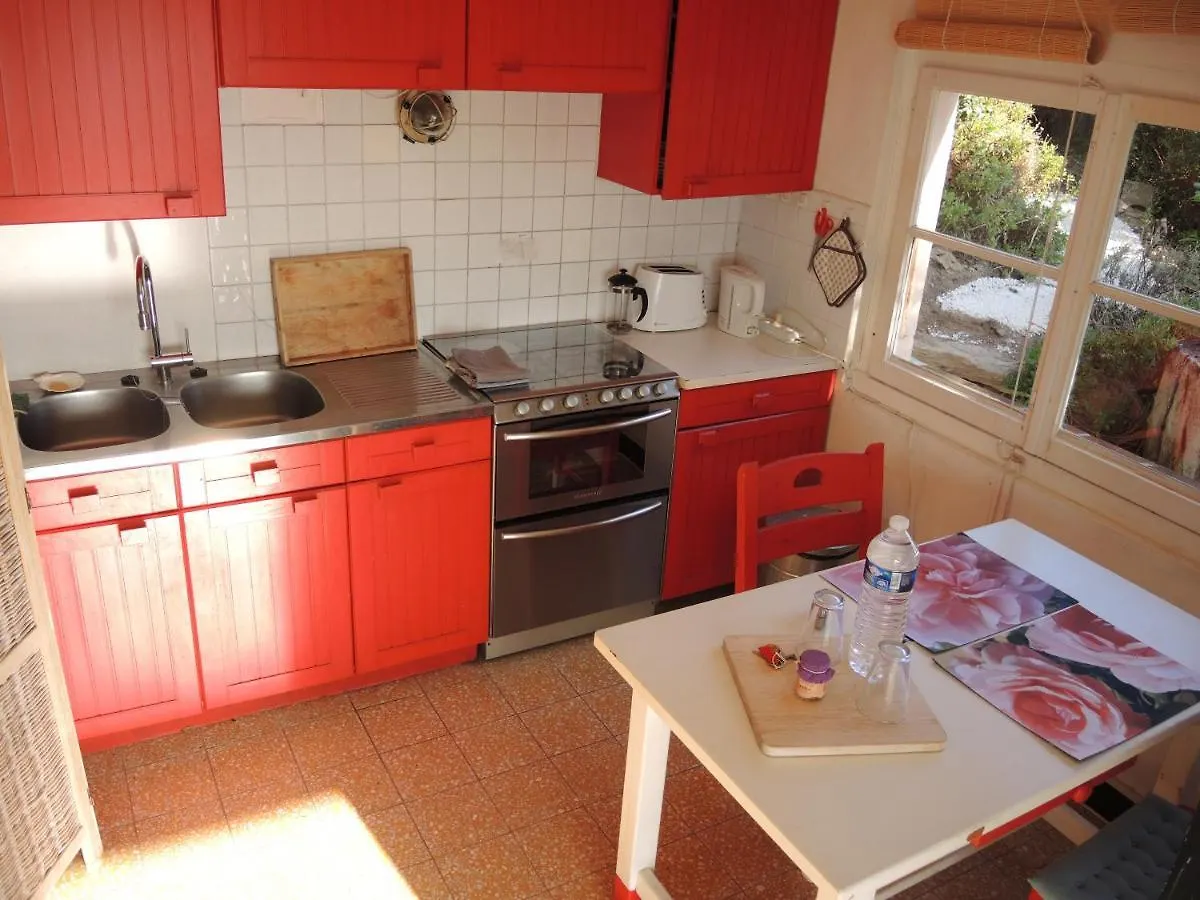Appartement Les Oreades, studio le marin avec vue mer imprenable à Île du Levant